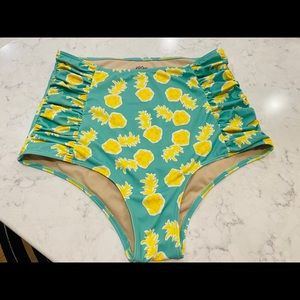 Kortni jeans pineapple 🍍 bottoms